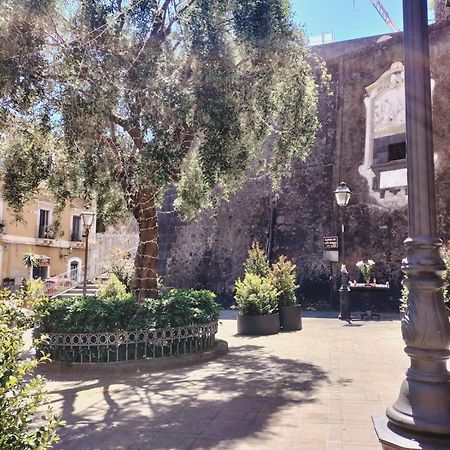 Casetta In Centro Catania Bagian luar foto