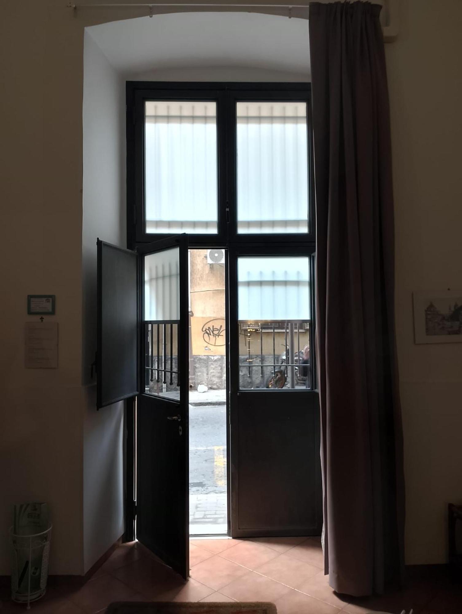 Casetta In Centro Catania Bagian luar foto