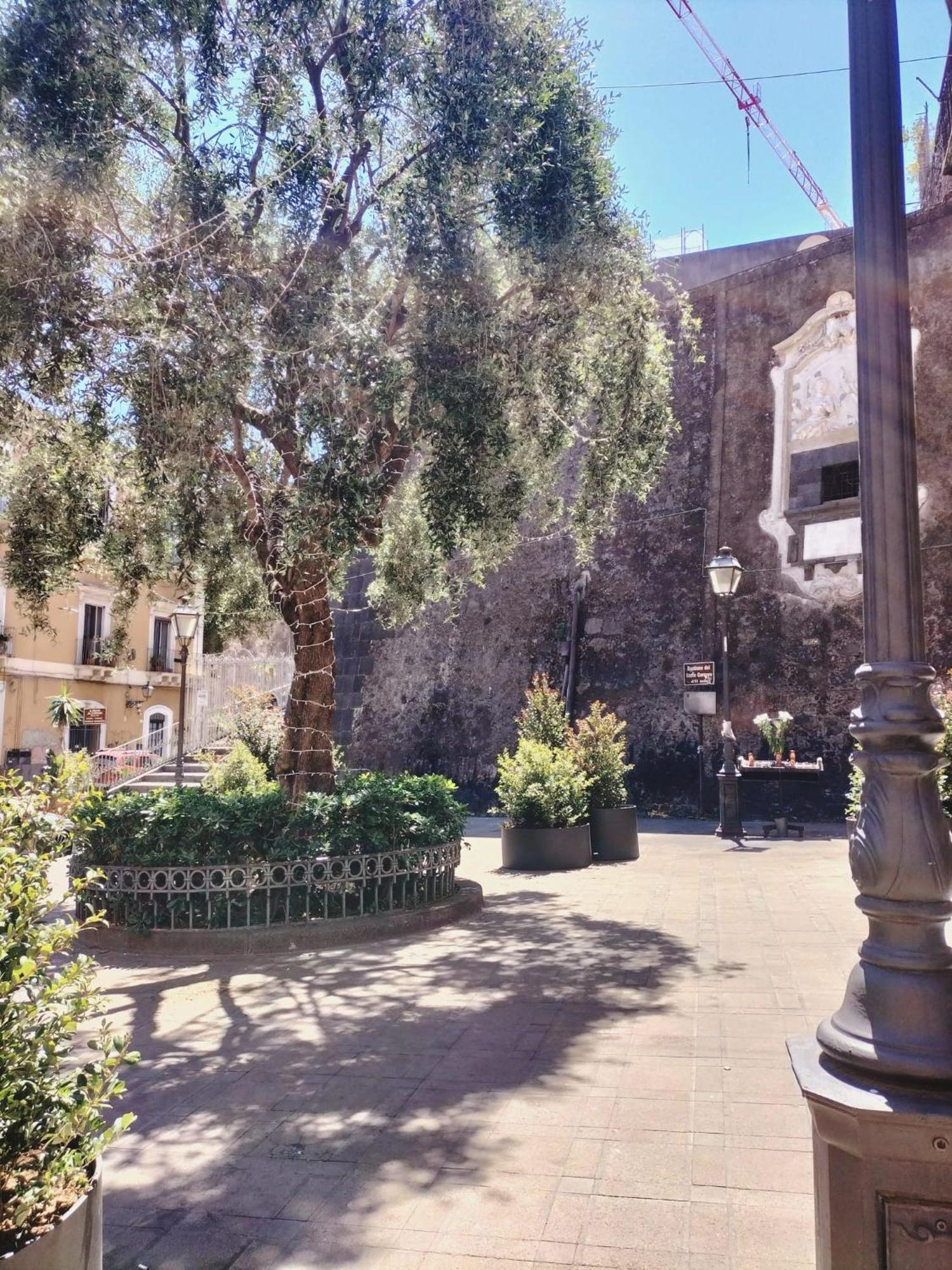 Casetta In Centro Catania Bagian luar foto